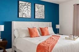 Haven House | King Bed & Backyard + Pool - Image 4