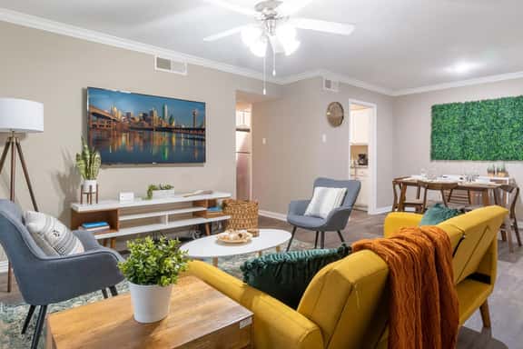Urban Bohemian Hideaway Centrally Located - Image 1