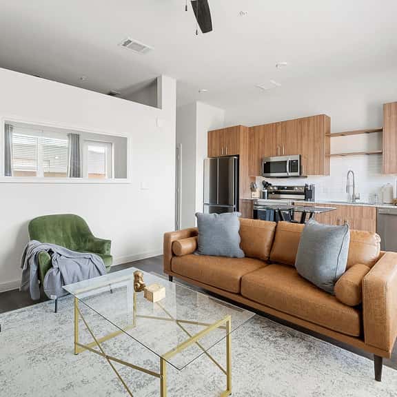 Med & Jet Ease: 1BR Private Backyard DAL | UTSW - Image 1