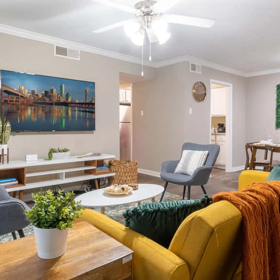 Urban Bohemian Hideaway Centrally Located - Image 1