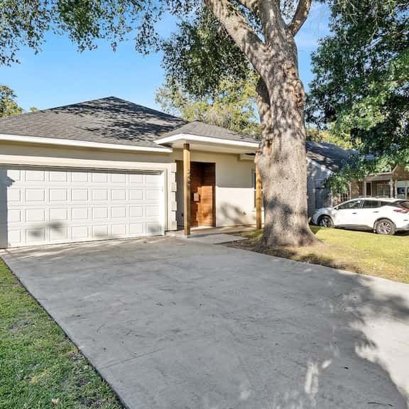 Large 3BD 2BR Lower Bishop Arts Near Downtown Dallas - Image 1