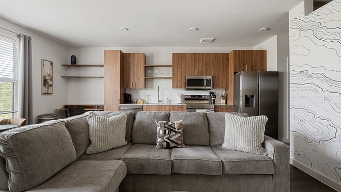 Hybrid Work Housing in Dallas: 7 Mistakes Remote Professionals Make (And How to Avoid Them in 2026)